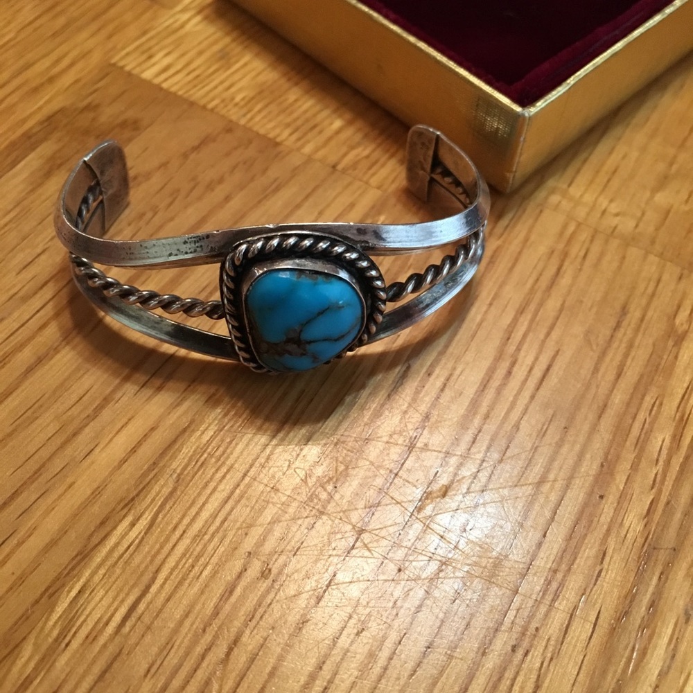 Small cuff bracelet